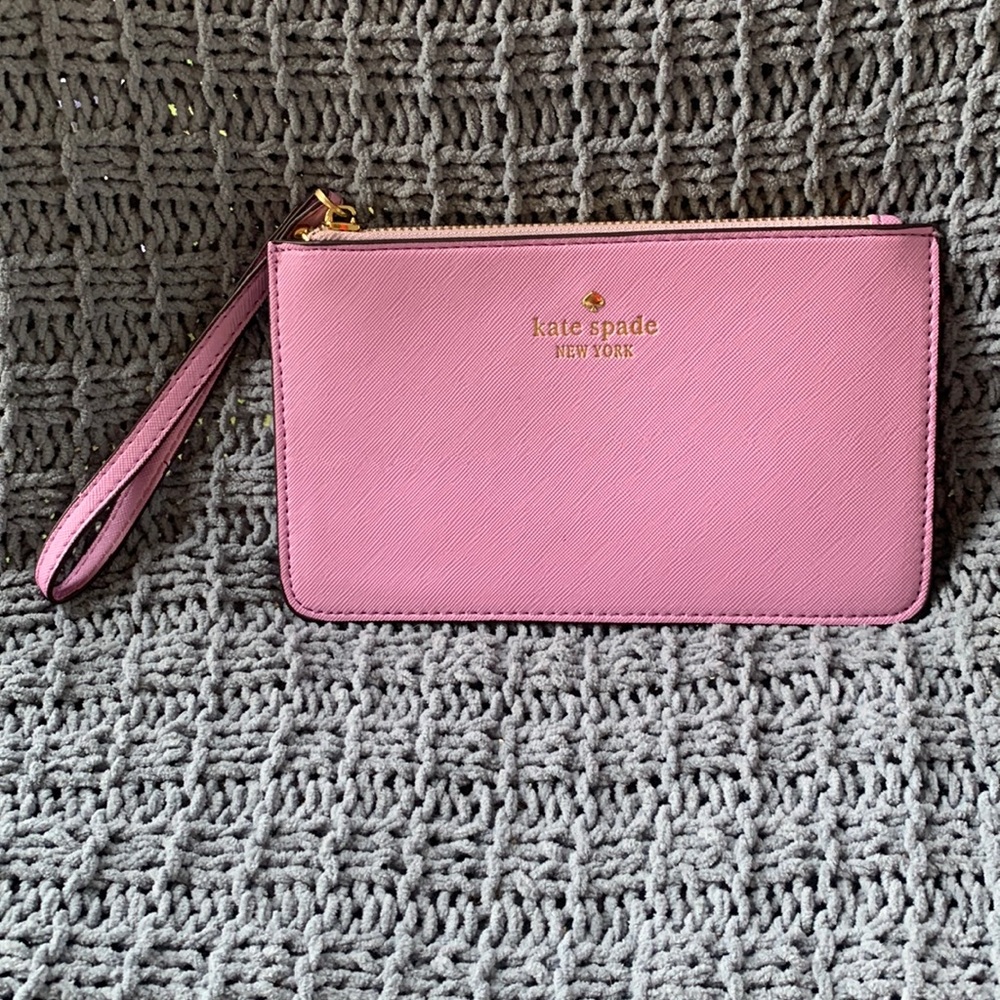 Kate Spade ♠️ Pink Wristlet